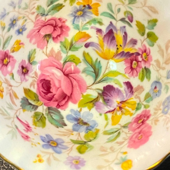 Vintage Paragon Fine Bone China
England QUEENS GARDEN Ptrn Sugar
Bowl & Creamer - Picture 2 of 16